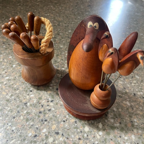 (6)Piece Wood Party Picks Appetizer Forks Penguins + (12) addtl pks in Basket - Picture 1 of 8